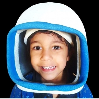 Capacete Astronauta Infantil em Espuma